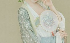 男生和女生一起打 扑克牌的APP